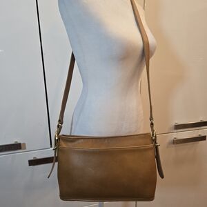 VTG Coach Equestrian Genuine Leather Shoulder Bag Crossbody Camel Tan J7C-9802